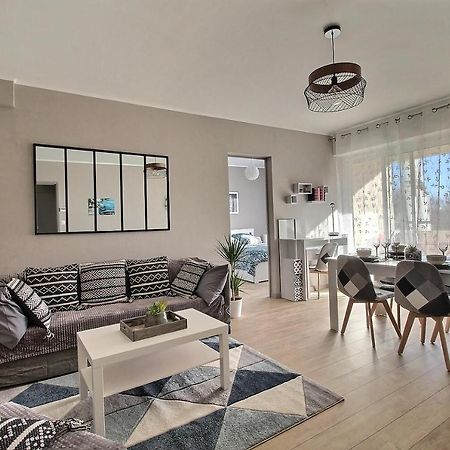 Epipapu Appartement 57 M2 - Parking Prive - Loggia - ブールジュ エクステリア 写真