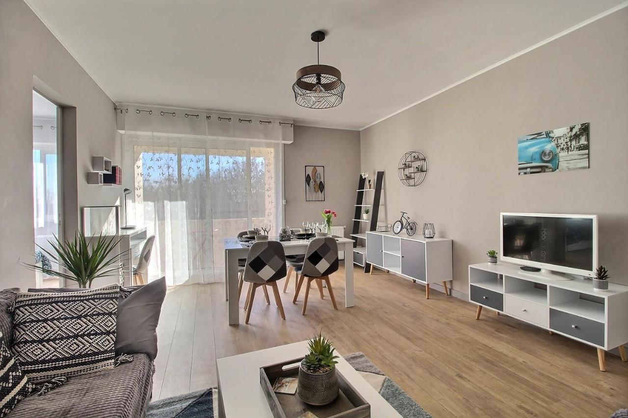 Epipapu Appartement 57 M2 - Parking Prive - Loggia - ブールジュ エクステリア 写真